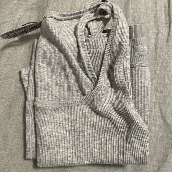 SKIMS 2 pieces- Ribbed Cotten - Boxer and Tank set - Picture 5 of 9